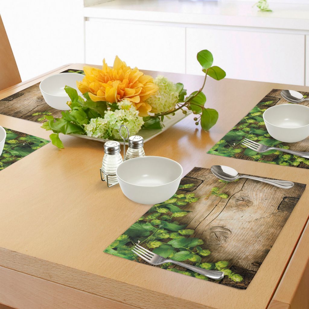 ABAKUHAUS Pflanze Platzmatten, Hop Twigs auf einem Alten und gebrochenen Holzbrett Frisch gepflückten ganzen Hopfenbrauen, Digitaldruck auf Waschb...