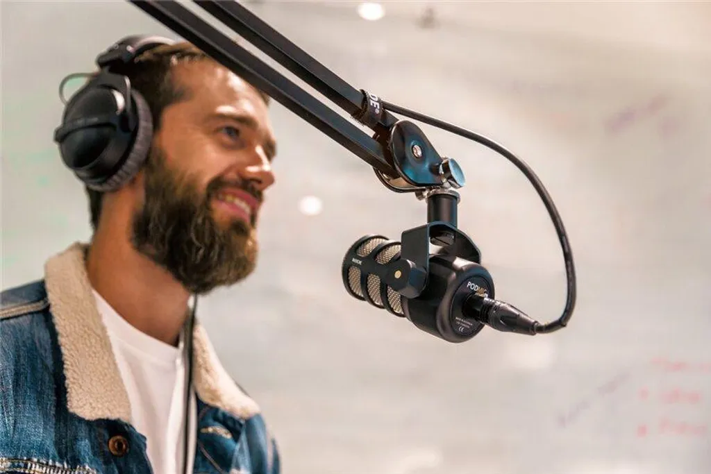 Microfono RØDE PodMic Nero per Podcast e Streaming - Audio XLR Premium - 9