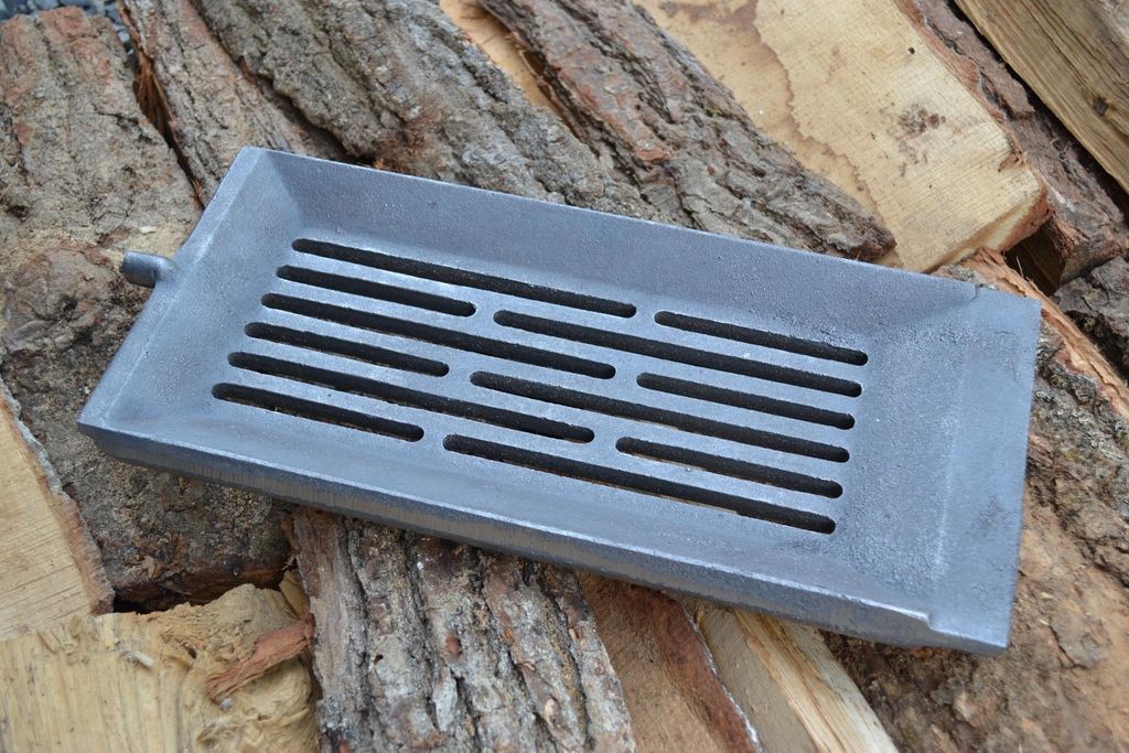 SEZAM Gusseisen Rost für Öfen, 37,5(39) x 18 cm, Der obere Rost ist ein passendes Ersatzteil für die Festbrennstofföfen KVS Moravia: 9100, 9103