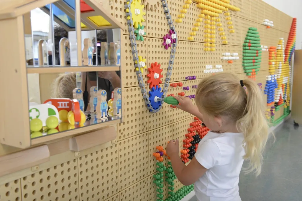 Jeu de construction mural à engrenages et chaînes pour enfant 79 pcs