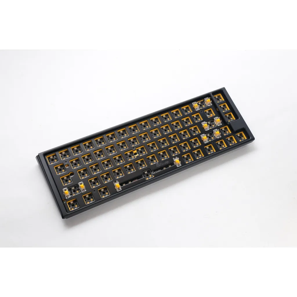 Changez de Switchs sans Soudure avec le Ducky One 3 SF Barebone ANSI Layout