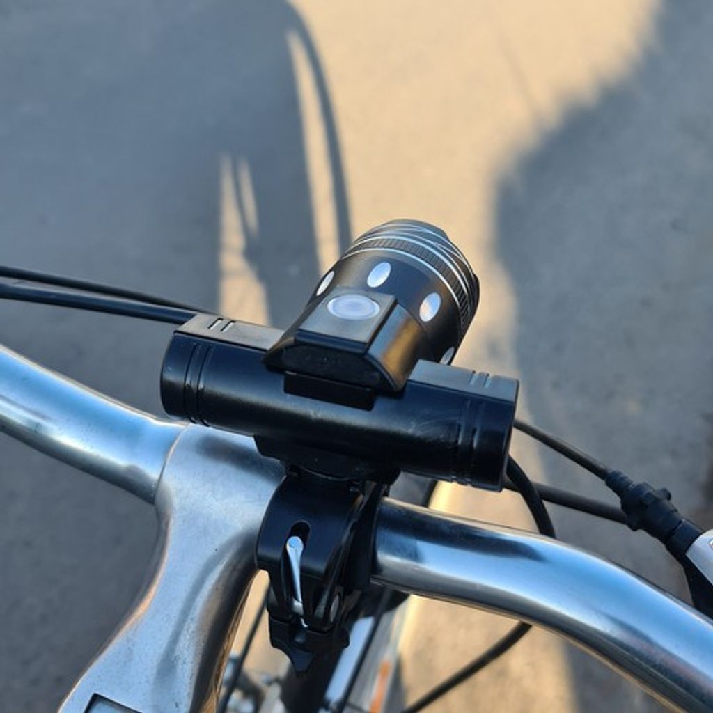 Trizand 18669 Zestaw świateł rowerowych LED, T6, AKU 2 szt Zdjęcie produktu 7