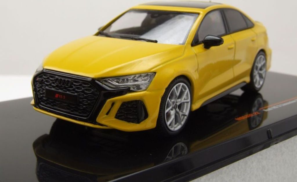 IXO IXOMOC332.22 - 1/43 - Audi RS3 Limousine, gelb, 2022 - Neu