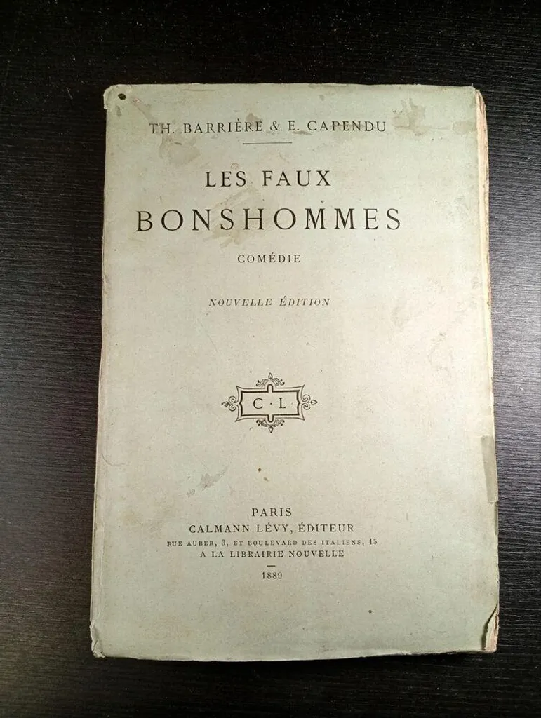 Objet déco Les Faux Bonshommes pour étagère de salon et bureau moderne
