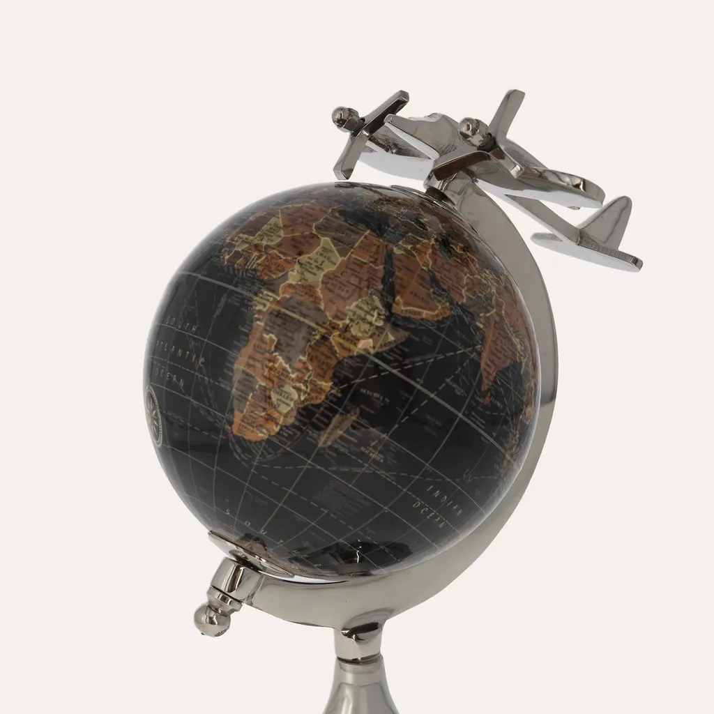 Décoration de bureau originale : Globe avec avion pour casser la routine
