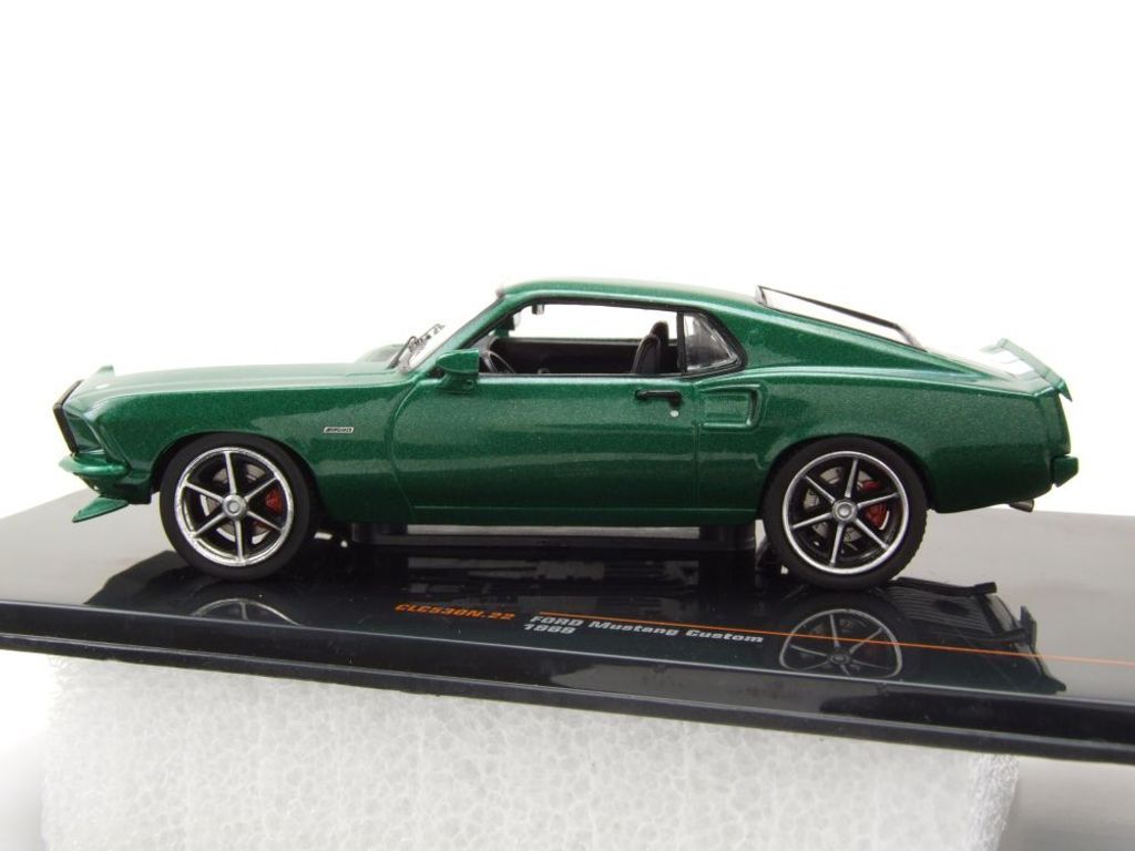 ixo models CLC530 Ford Mustang Fastback 1969 grün metallic Produktbild 3