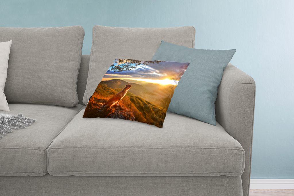 MuchoWow Zierkissen Sofakissen Wohnzimmer Dekokissen 60x40 cm Ein Golden Retriever beobachtet den Sonnenuntergang - Kopfkissen - Polster mit Foto