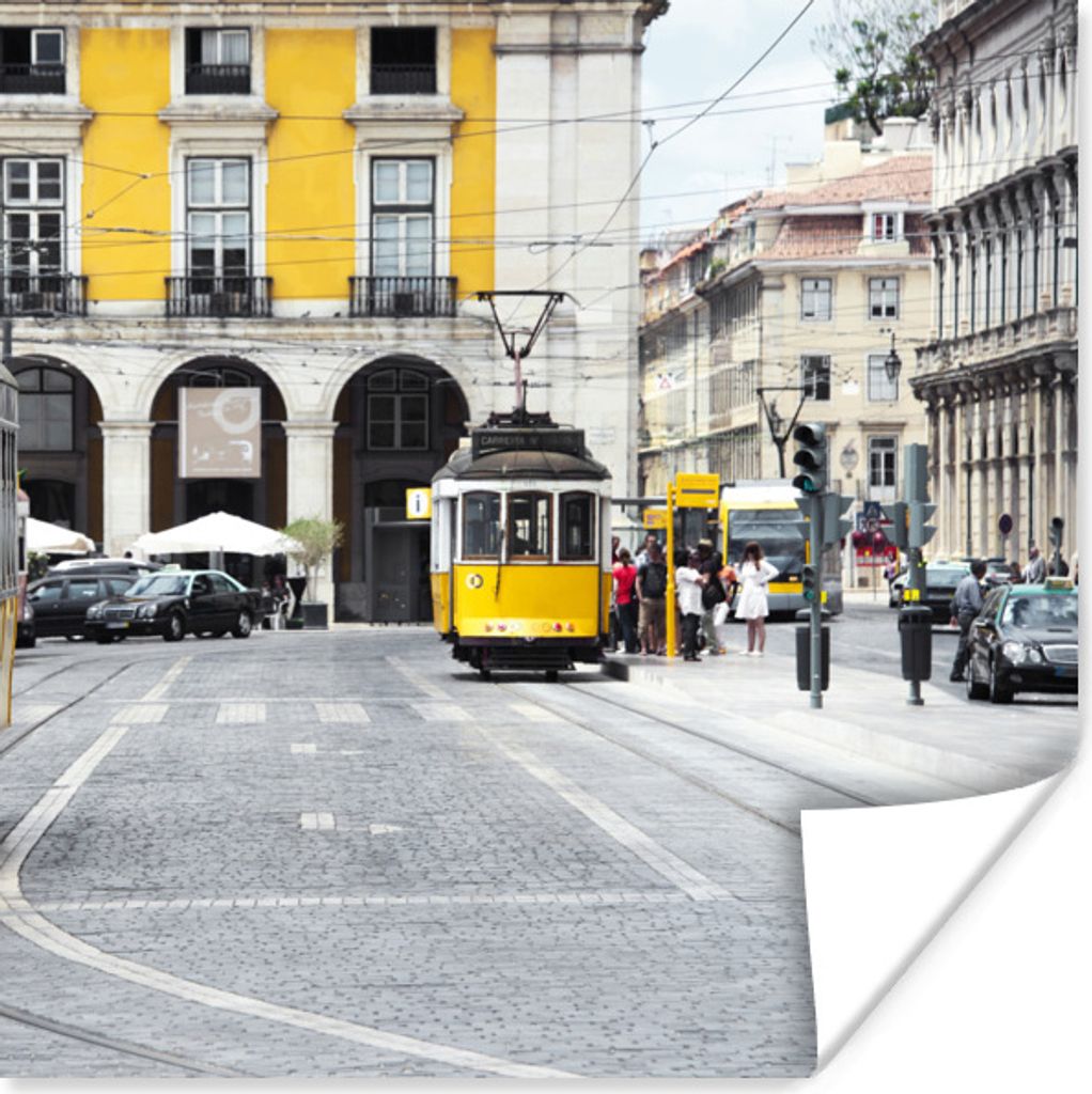 MuchoWow Poster Die beiden gelben Straßenbahnen im Zentrum von Lissabon 75x75 cm - Wand Dekoration