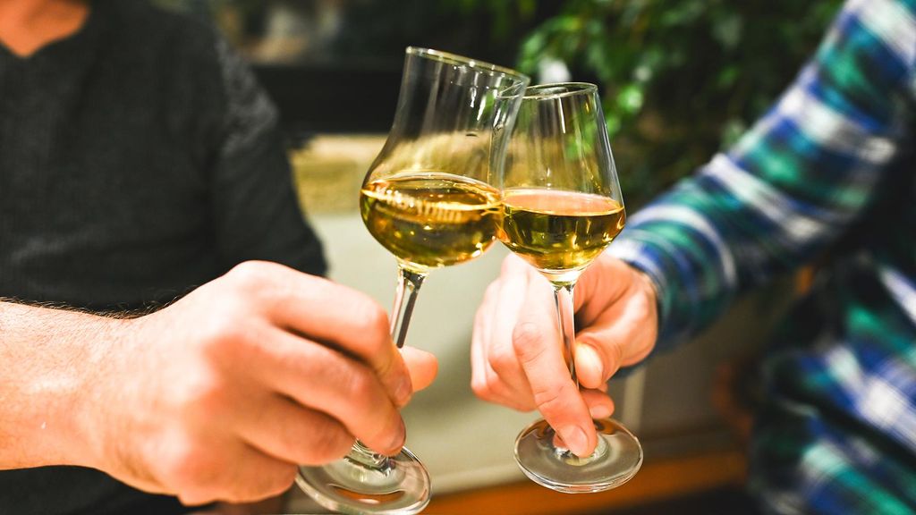 Jochen Schweizer Rum Tasting Düsseldorf (8 Rum-Sorten); Erlebnis verschenken oder selbst erleben; Gutschein gültig für 1 Person Gruppengröße:...