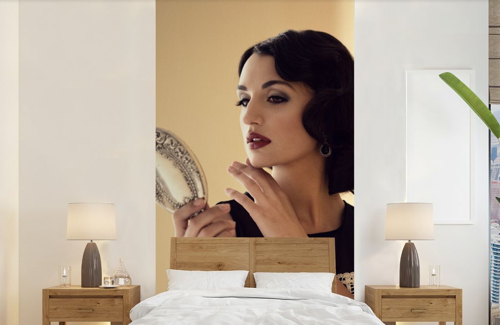 MuchoWow Fototapete für Wohnzimmer oder Schlafzimmer Wandtapete Vinyl Motivtapete Frau mit Spiegel - 120x240 cm - Hintergrundbild