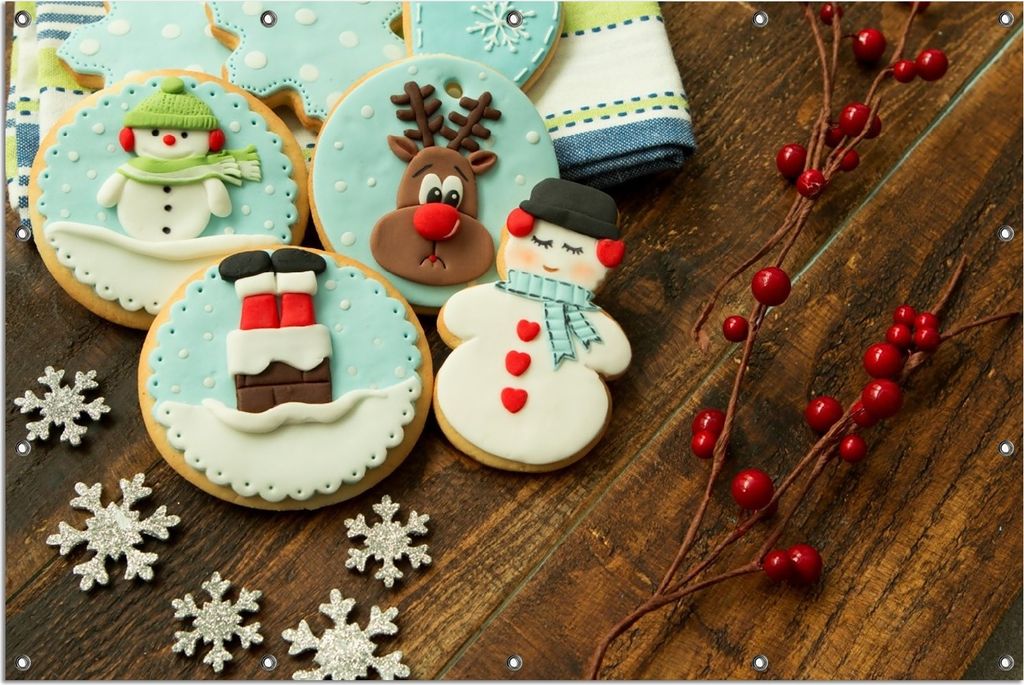 Wallario Outdoor-Poster für Garten oder Balkon, Motiv Weihnachten in der Küche - Plätzchen auf einem Holztisch, in ca. 120 x 180 cm