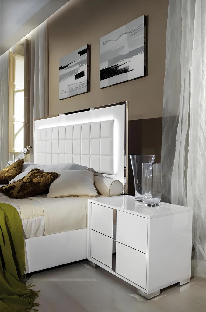 Meuble de chevet blanc design bois pour optimiser votre coin sommeil