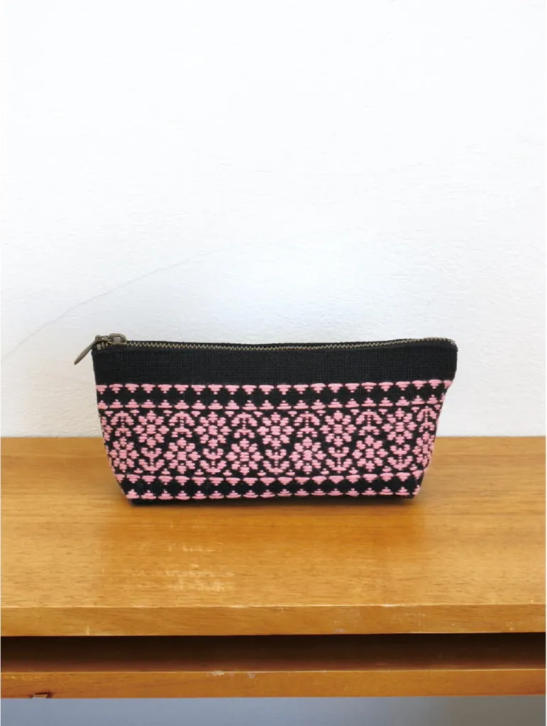 Kit broderie Kogin Olympus Étui à crayons noir motif à compter du Japon