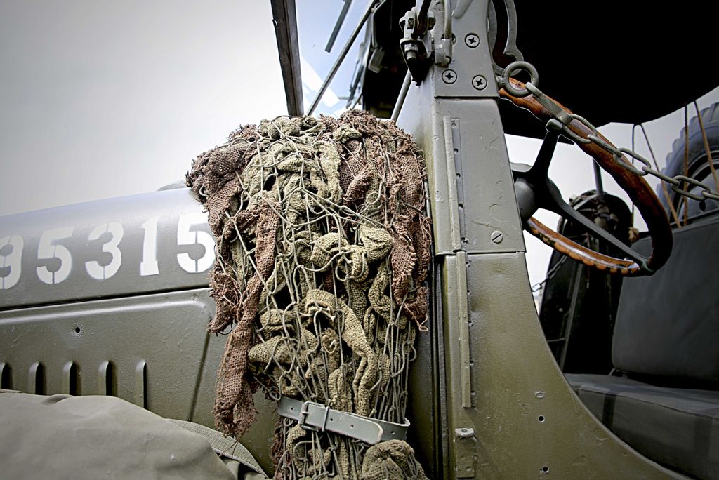 hansepuzzle 42263 - Lkw Puzzle, 2000 Teile, Fortbewegung, 90,0 x 60,0cm mit hochwertiger Aufbewahrung, Kartonbox und wiederverschließbarem Beutel