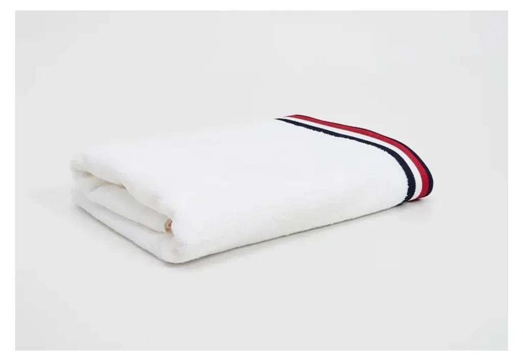 Serviette de bain 9508963 en coton peigné 600g/m² doux et absorbant