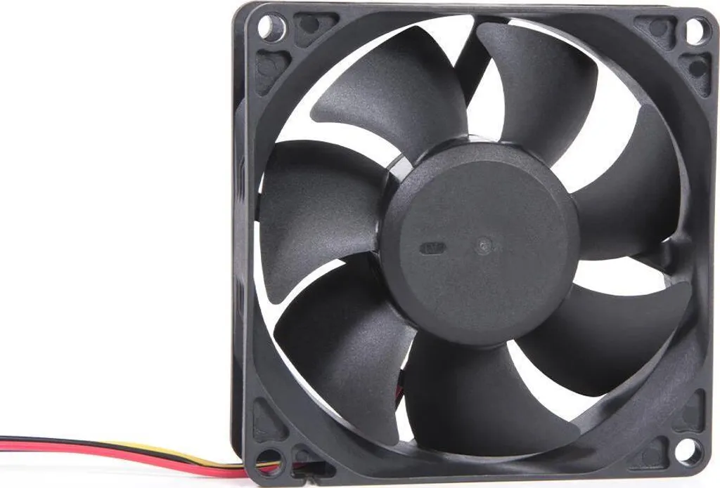 Alphacool ES 80mm: La Ventola Perfetta per Modding Estremo e Custom Loop