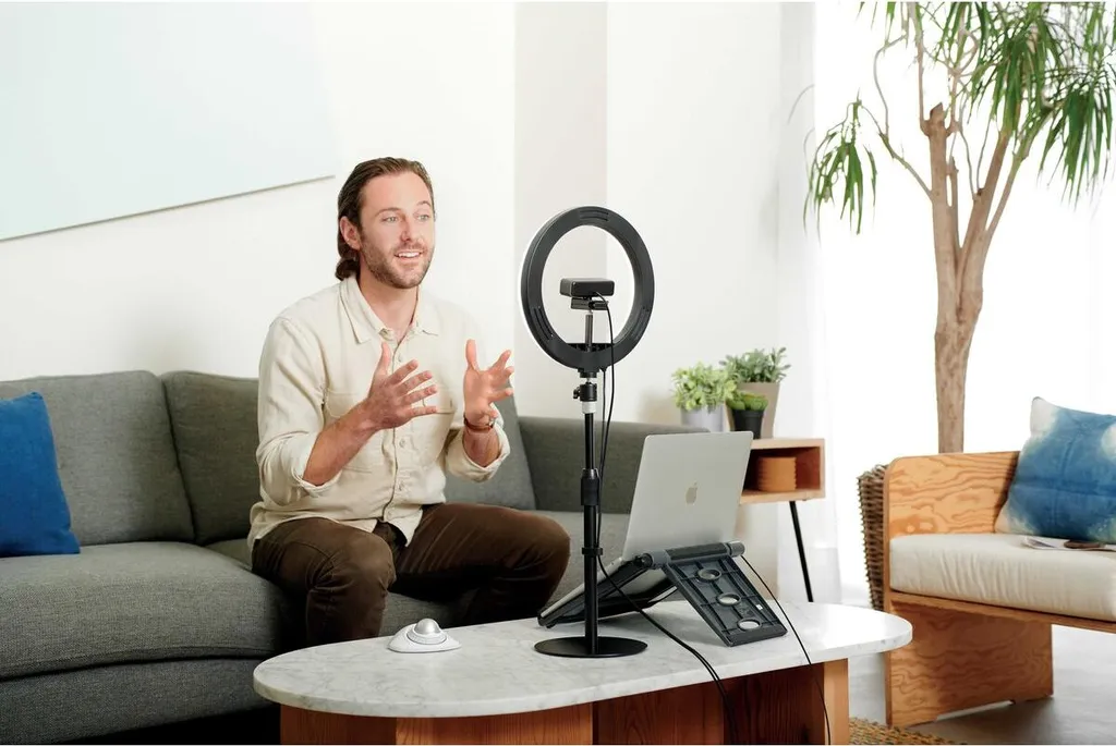 Kensington A1010 Support de Bureau Télescopique Noir pour Webcam et Micro - 13
