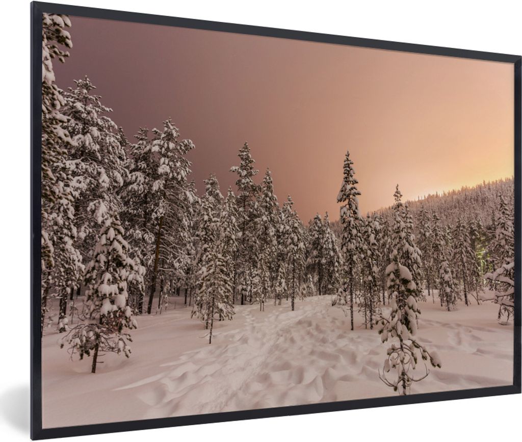 MuchoWow Gerahmtes Poster Die Sonne ist hinter den Bergen in Lappland untergegangen 30x20 cm - Poster mit Schwarzem Bilderrahmen Wandposter Rahme...