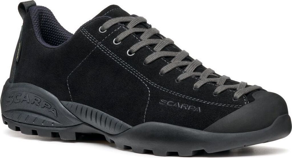 Schwarze Lifestyle-Schuhe für Damen von Scarpa; Modell Mojito GTX; mit Schnürung und rutschfester Sohle.