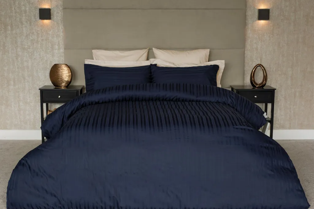 Belledorm Hotel Tribeca BM504 Navy Blue Double Duvet Set 300TC
