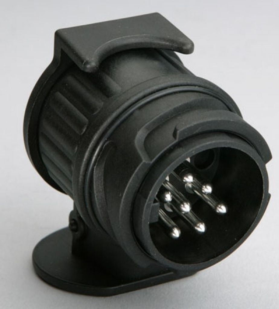 Kurzadapter 12 Volt 13-polige Steckdose auf 7-polige DIN-Stecker
