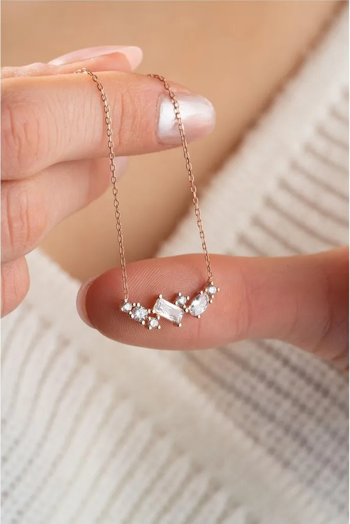 Collier argent 925 rhodié avec zircone blanche taille baguette 45cm