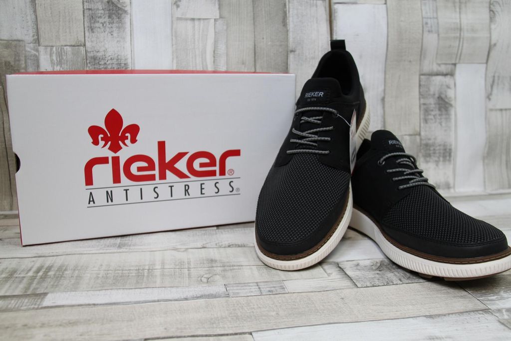 Rieker Herren Slipper mit Zierschnürung extra weit lose Memo Softeinlage schwarz helle Sohle 42
