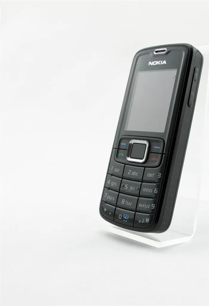 Mobile Nokia 3110 classic idéal pour appels et SMS avec clavier pratique