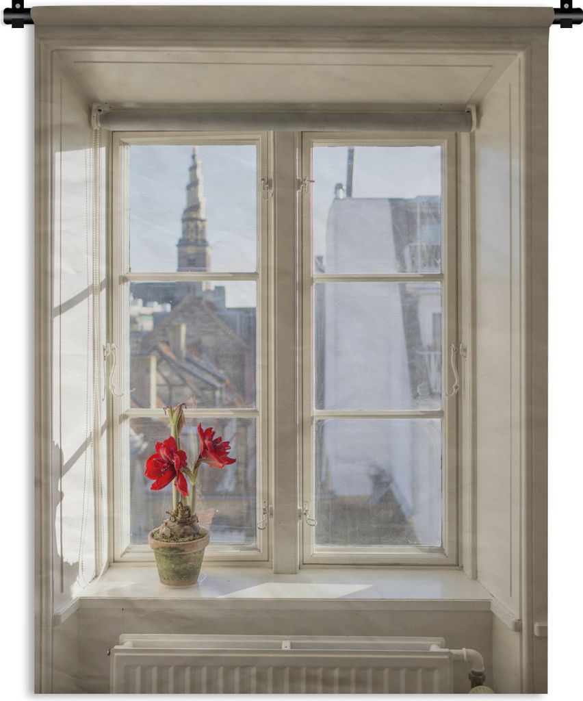 MuchoWow Wandteppich Wandbehang Blick auf die Stadt mit einer Amaryllis auf der Fensterbank 90x120 cm Tapisserie Dekoration Wandtuch - Wanddeko