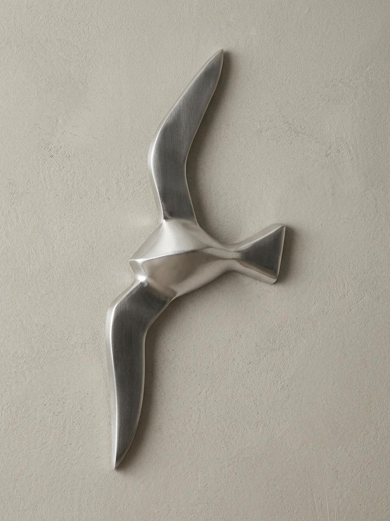 Maritime Deko Möwe aus poliertem Aluminium, 30cm Höhe, Wandbefestigung, silber. 30x3x13 cm | Kadima Design