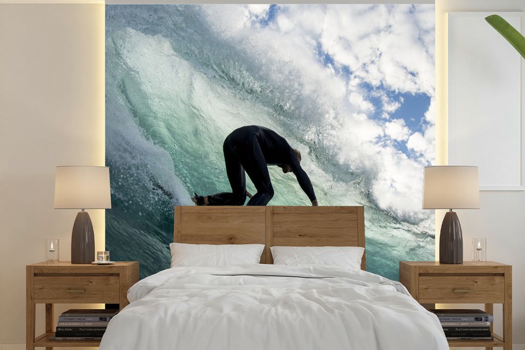 MuchoWow Fototapete für Wohnzimmer oder Schlafzimmer Wandtapete Vinyl Motivtapete Surfer auf Wellen - 220x220 cm - Tapeten