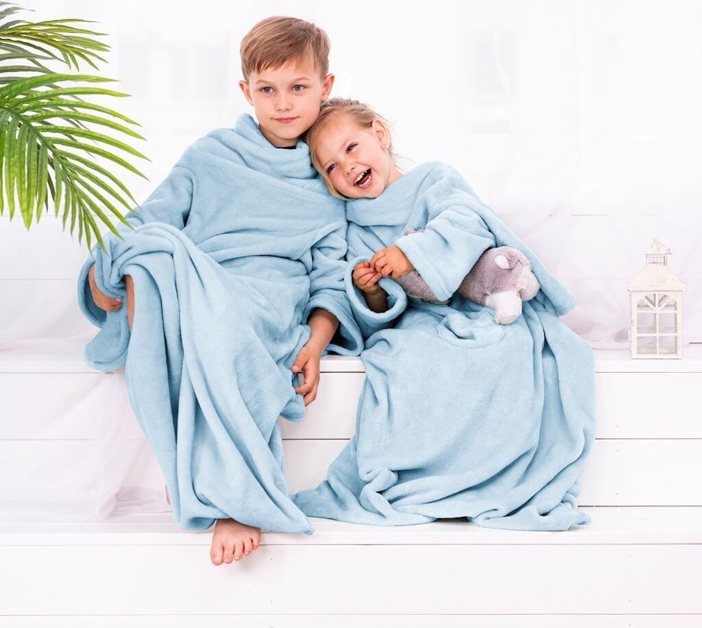 Kuscheldecke für Kinder 90x105 cm mit Ärmeln Microfaser Fleecedecke Kuscheldecke Hellblau