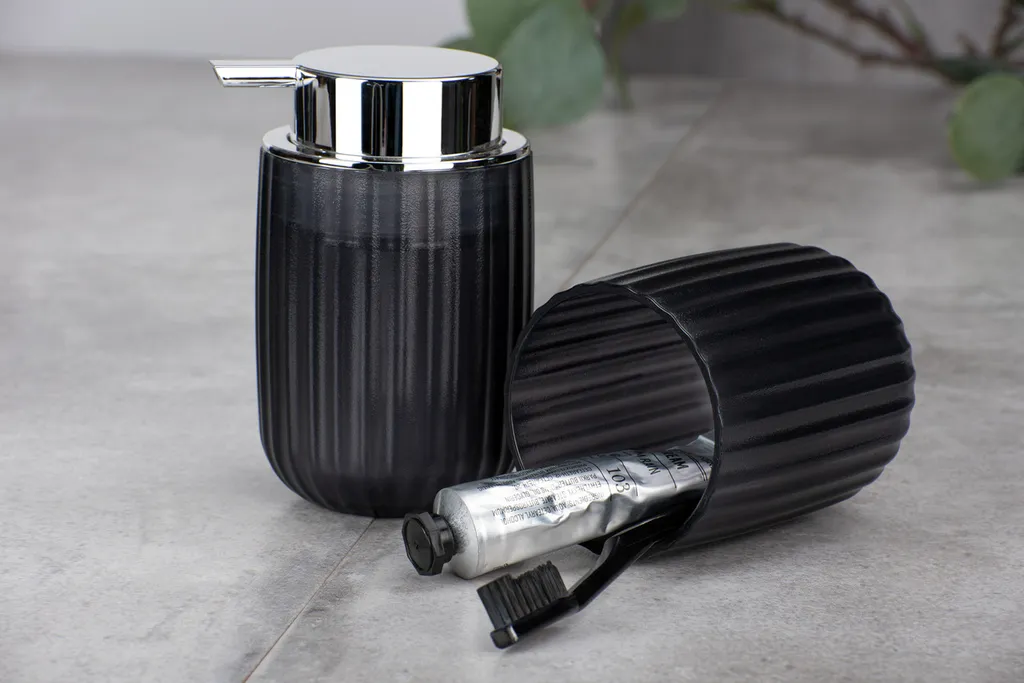 WENKO Agropoli Dispenser Sapone Liquido - Ricaricabile per Bagno e Cucina - 7