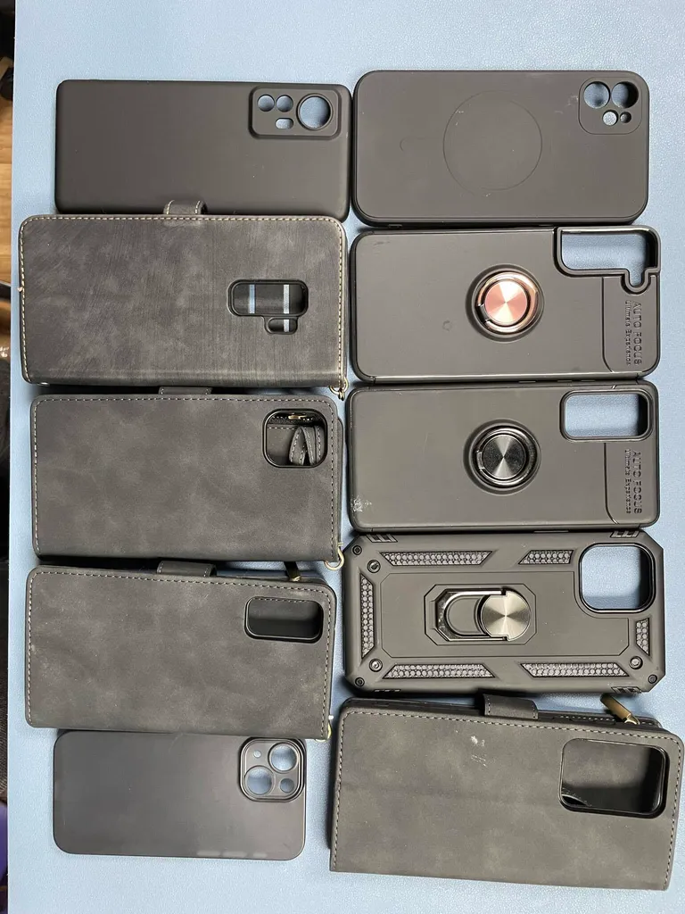 10 Cover Smartphone Nere Mix | Lo Stock Più Cool Per I Tuoi Device