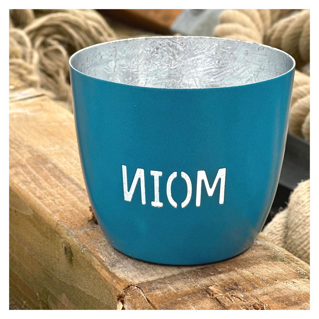 Maritime Windlichter aus Metall mit ausgestanzten Motiven - Verschiedene Farbkombinationen für Teelichter und Stumpenkerzen in Haus und Garten