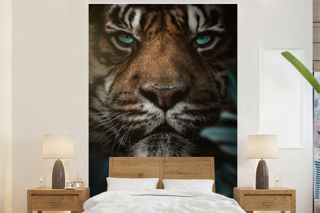 MuchoWow Fototapete für Wohnzimmer oder Schlafzimmer Wandtapete Vinyl Motivtapete Tiger - Pflanzen - Dschungel - 225x350 cm - Schlafzimmer tapete