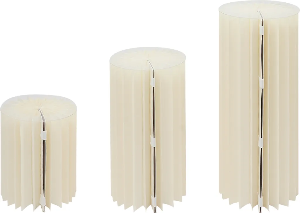 Support de fleurs blanc pour arche de jardin et réception festive