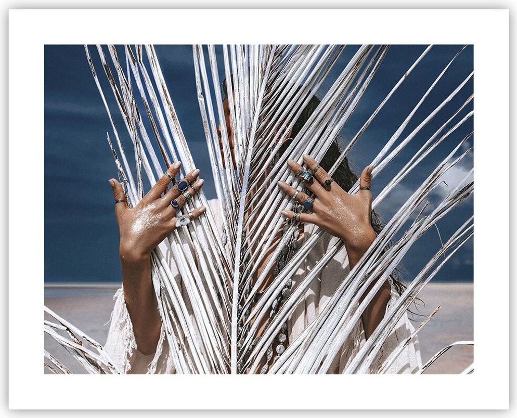 Poster - Poster ohne Rahmen - Hände Finger Schmuck - 50x40 cm - Wand Bild - Wanddeko - Wandbilder - Kunstposter - Wandposter - Bilder - Kunstdruck...