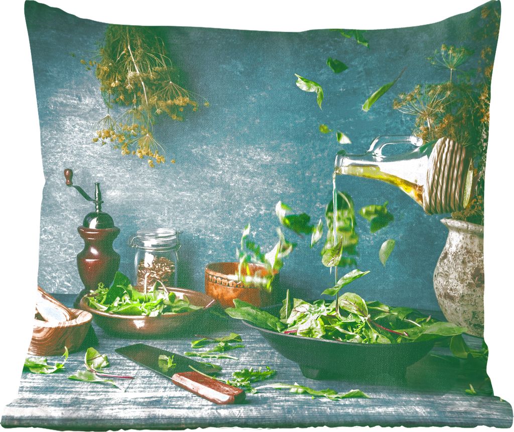 MuchoWow Zierkissen Sofakissen Wohnzimmer Dekokissen 60x60 cm Grüner Salat mit Olivenöl auf dem Küchentisch - Sitzfläche - Foto Polster