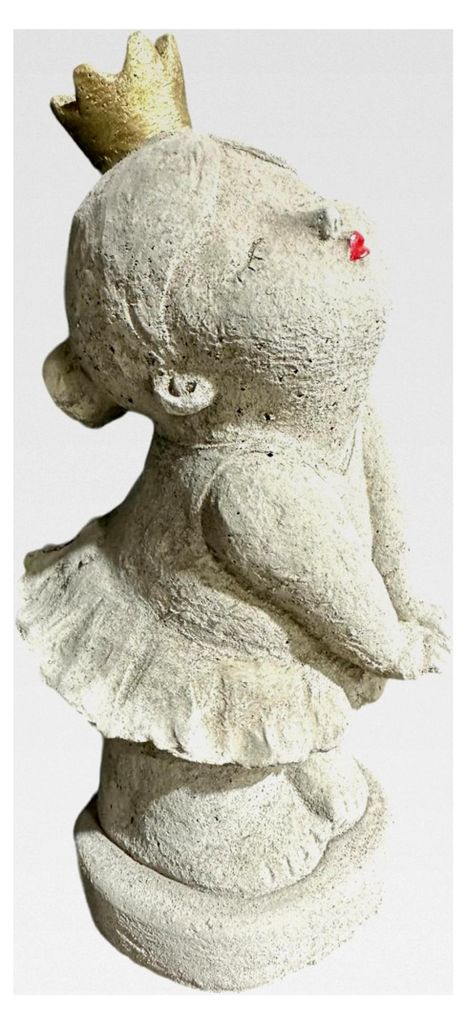 Steinfigur Ballerina Melina mit goldener Krone
