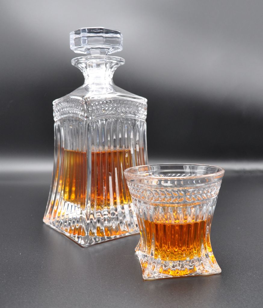 Krosno Signature Whiskygläser Whiskey Set1 x 950 ml Karaffe & 6 x 300 ml Glas 