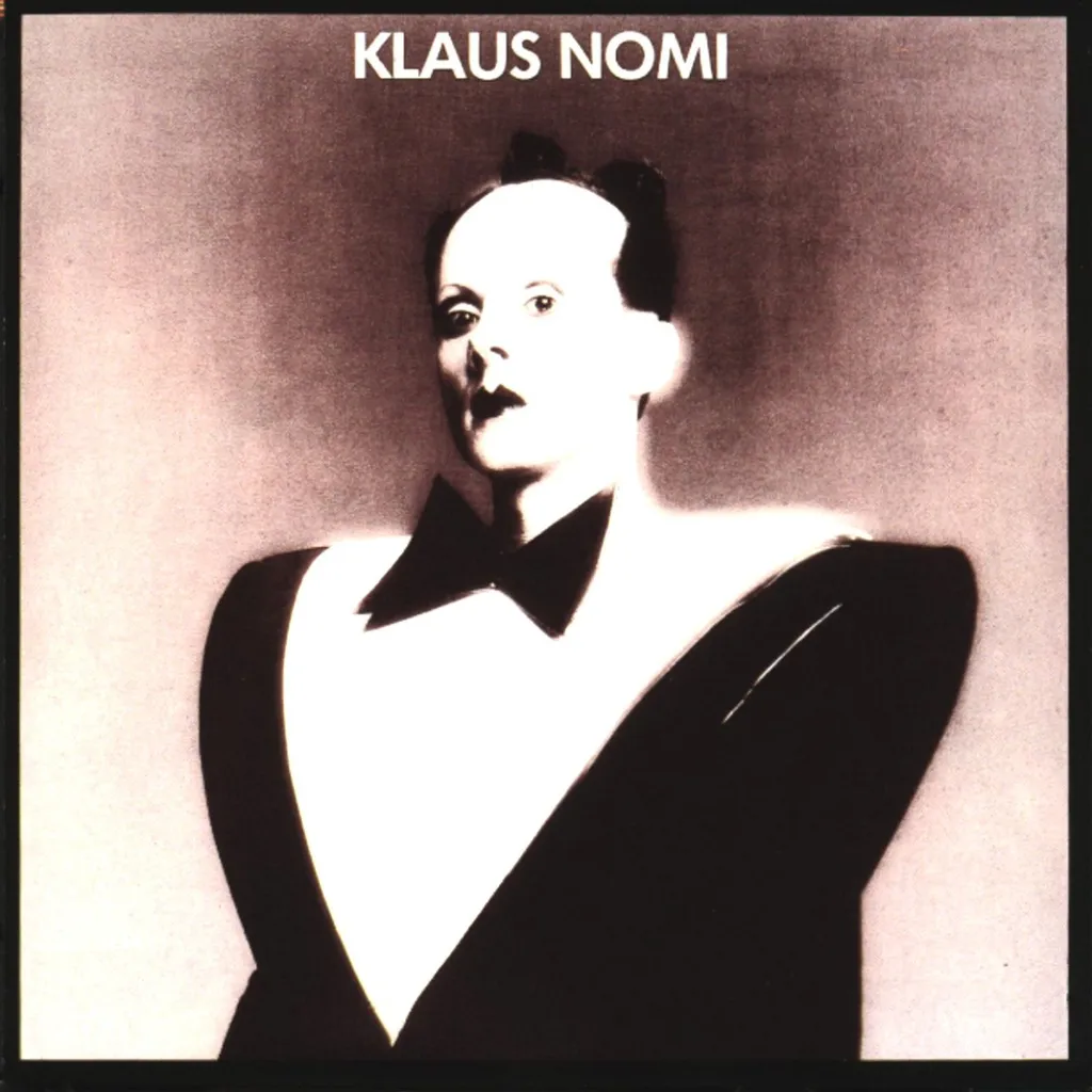 Figurine Klaus Nomi Hommage Artiste New Wave Style Avant-garde 30cm