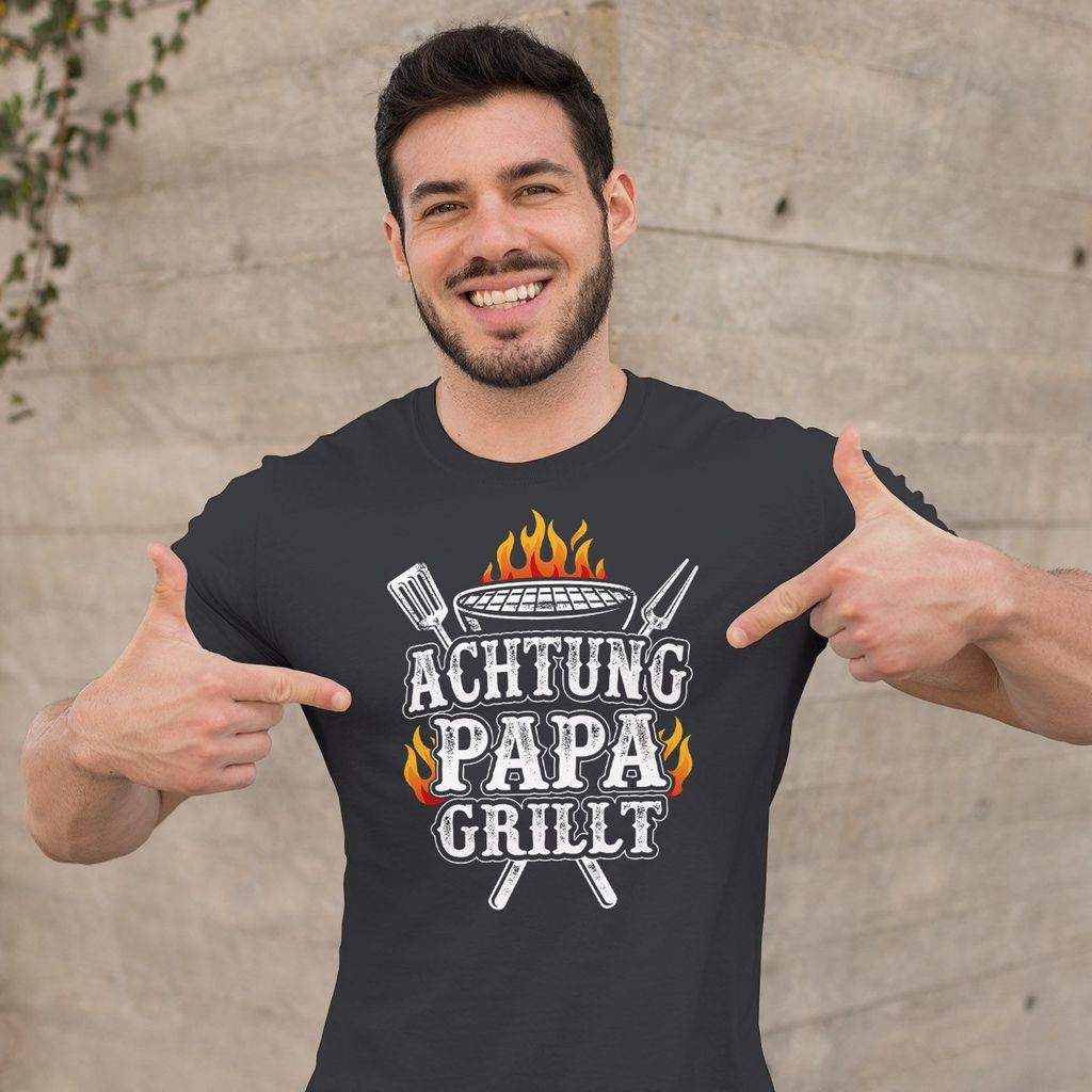 Herren T-Shirt Achtung Papa grillt Geschenke für Väter Grillen Spruch lustig Vatertag Geburtstag Moonworks anthrazit 5XL