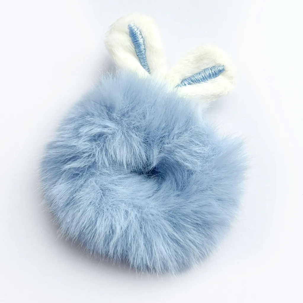 Morbido scrunchie con orecchie da coniglietto in peluche di colore blu fresco