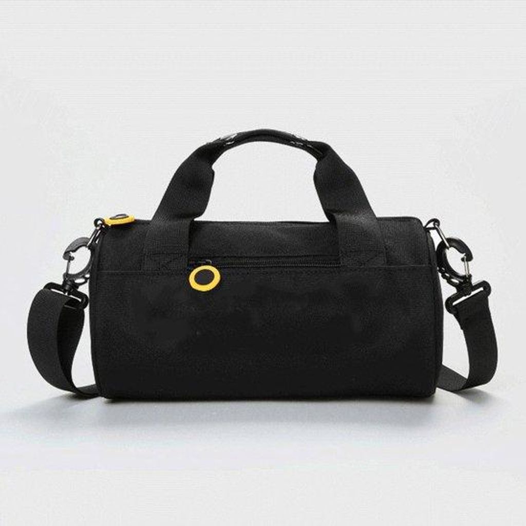 Wasserfeste Sporttas in Schwarz, 27x14cm, mit separatem Fach für nasse Kleidung und verstellbarer Schultergurte, ideal für Fitness, Training und ...