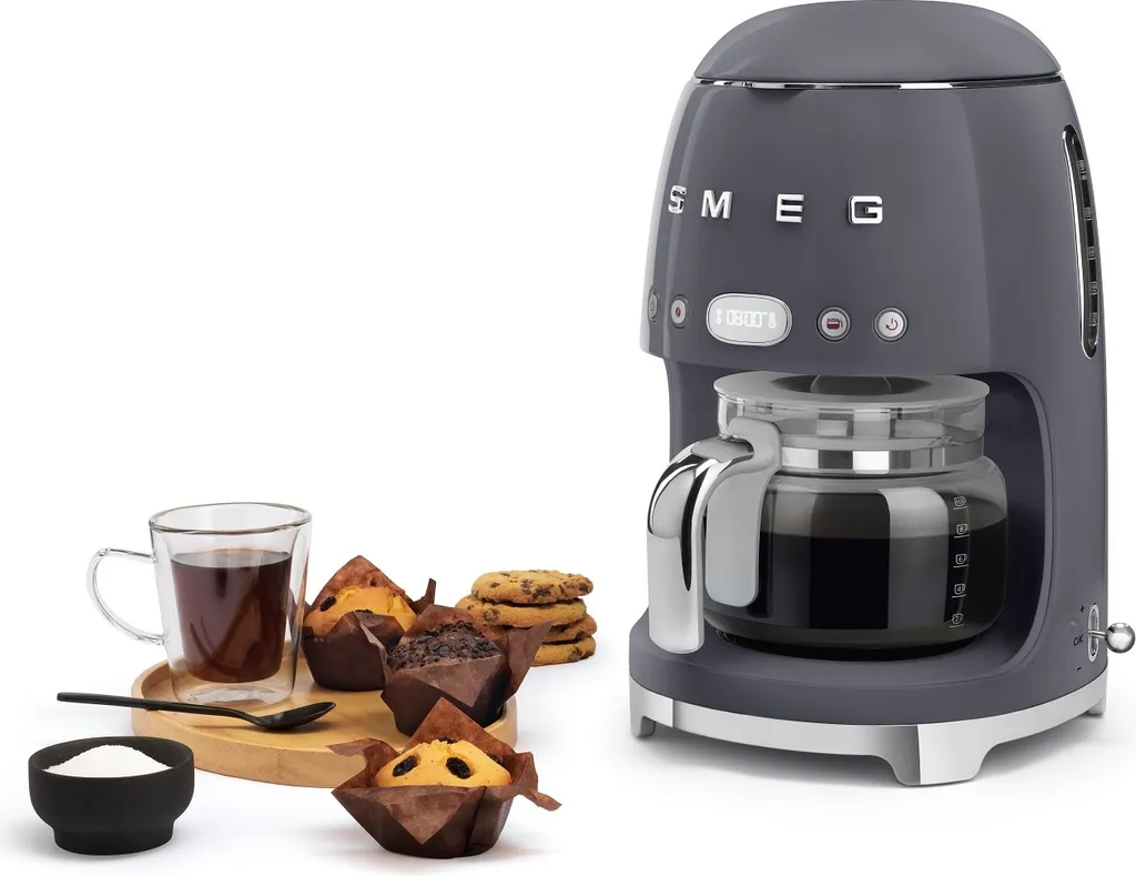 Machine à café Smeg programmable pour un réveil en douceur 10 tasses