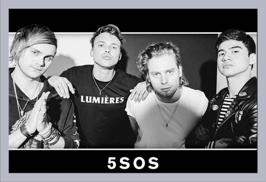 5 Seconds Of Summer - Poster - Gruppo - Bianco e nero + cornice rimovibile, Shinsuke® Maxi MDF argento, disco acrilico