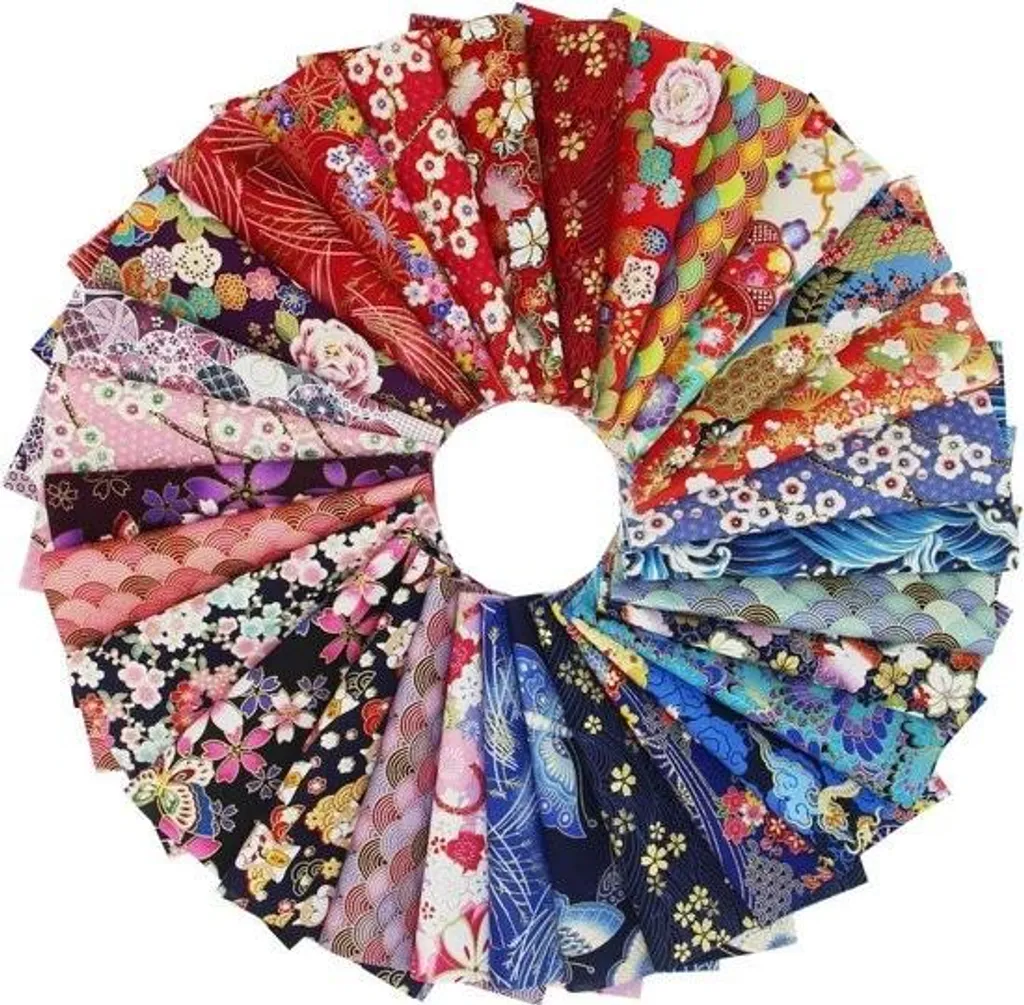 Patchwork coton japonais 30 pièces 20x25 cm imprimé floral doré bronze