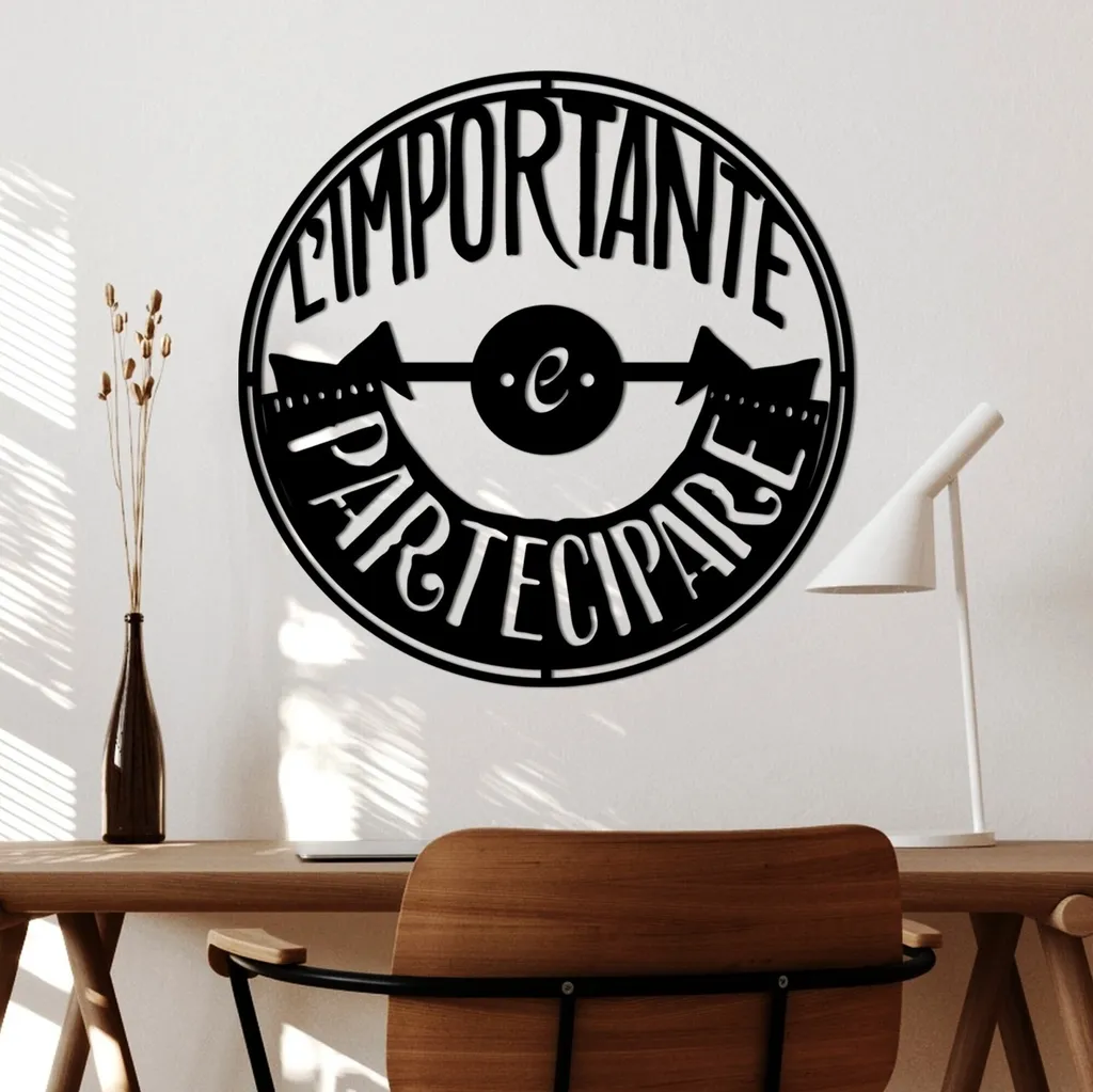 Wallity, Limportante Partecipare 1, Accessorio decorativo da parete in metallo, Nero, 100 % METALLO, 56 x 56 cm