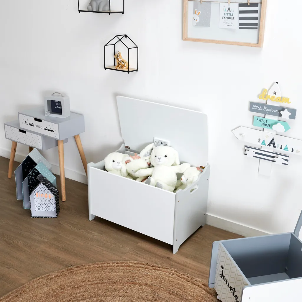 Coffre à jouets : fini le désordre dans la chambre avec ce meuble bois